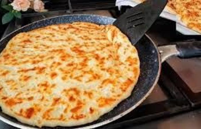 بالبلدي : طريقة عمل فطيرة الطاسة السريعة بدون خميرة