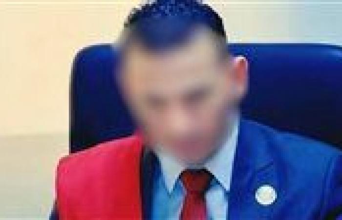 بالبلدي : اعترافات
      القاضي
      المزيف:
      فشلت
      في
      التعليم
      فقررت
      انتحال
      صفة
      المستشار
      لأشعر
      بالفخر