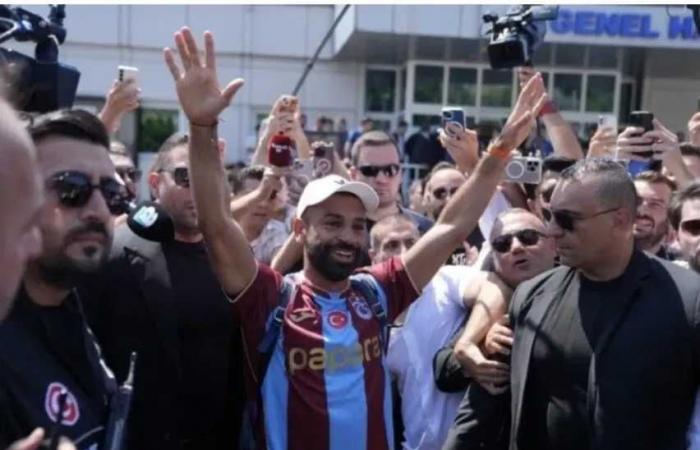 رئيس
      طرابزون
      يكشف
      كواليس
      التعاقد
      مع
      محمد
      صلاح..
      ويعلن
      تفاصيل
      جديدة
      عن
      الصفقة