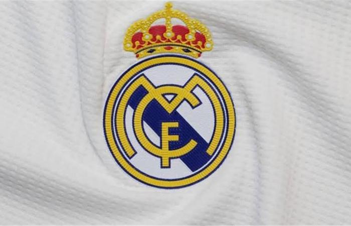 بالبلدي : سكاي:
      بـ140
      مليون
      يورو..
      ريال
      مدريد
      يحسم
      صفقة
      جديدة