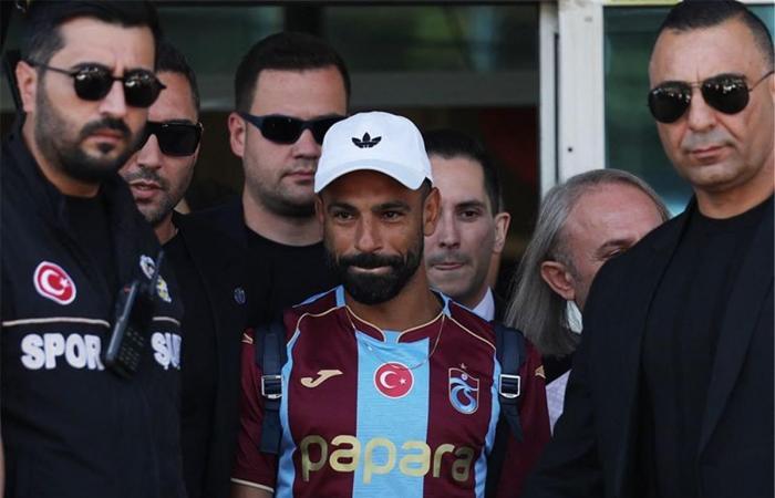 بالبلدي : إقبال
      غير
      مسبوق
      على
      تذاكر
      وقمصان
      طرابزون
      سبور
      بعد
      انضمام
      محمد
      صلاح