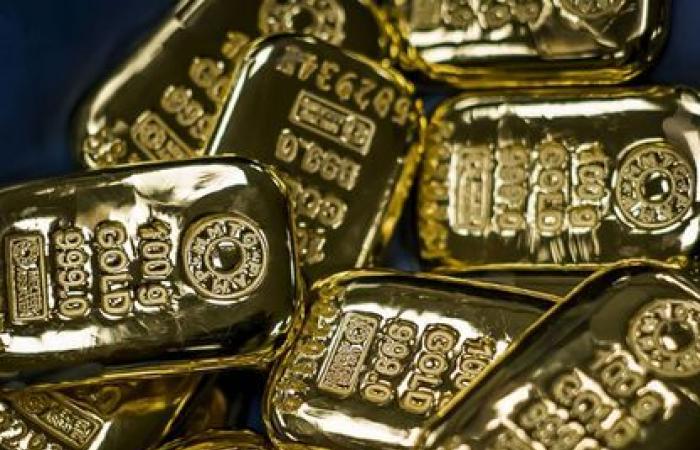 بالبلدي : «مرصد
      الذهب»:
      الأوقية
      تقفز
      80
      دولارًا
      وتتجاوز
      4160
      دولارًا..
      والدولار
      يحد
      من
      مكاسب
      السوق
      المحلية