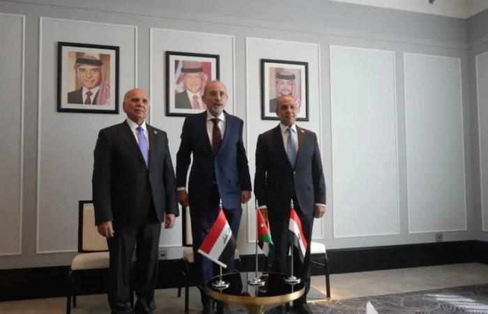 وزير
      الخارجية
      يشارك
      في
      اجتماع
      آلية
      التعاون
      الثلاثي
      بين
      مصر
      والأردن
      والعراق