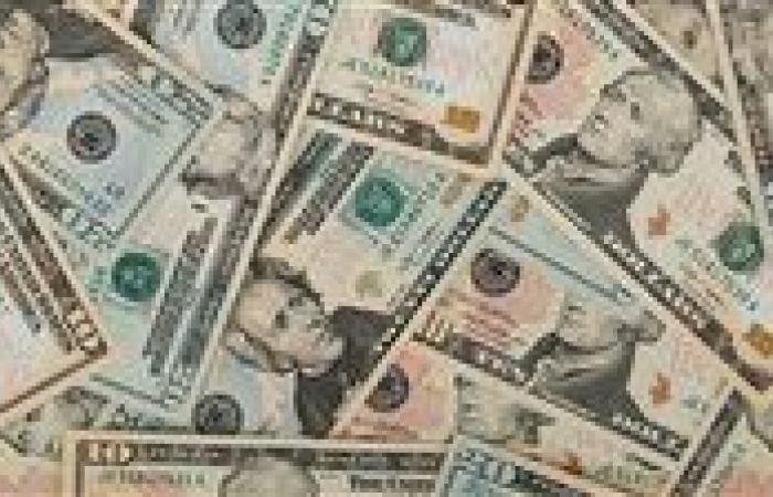 بالبلدي: الدولار
      بأعلى
      سعر
      للشراء
      في
      مصرف
      أبو
      ظبي
      الإسلامي