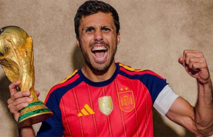 بالبلدي : برشلونة
      يحسم
      موقفه
      من
      التعاقد
      مع
      رودري