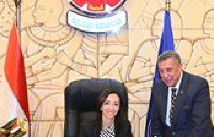 بالبلدي: بنسبة
      نجاح
      100%..
      اعتماد
      نتيجة
      امتحانات
      الدور
      الثاني
      للشهادة
      الإعدادية
      البحيرة