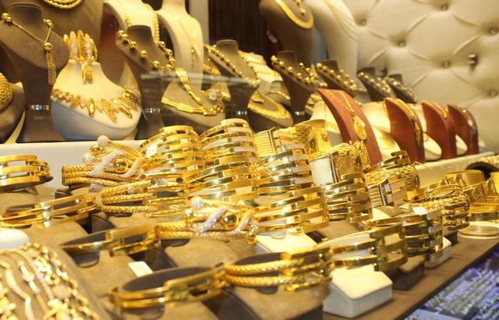 بالبلدي : أسعار
      الذهب
      اليوم
      في
      الإمارات..
      عيار
      21
      يواصل
      الصعود
      مع
      ارتفاع
      الأونصة
      عالميًا
      الخميس
      6
      أغسطس
      2026