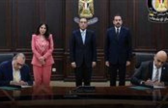 بالبلدي: الحكومة
      تدشن
      شركة
      «مواصلات
      مدن
      مصر»
      لإدارة
      النقل
      الذكي
      بالمدن
      الجديدة