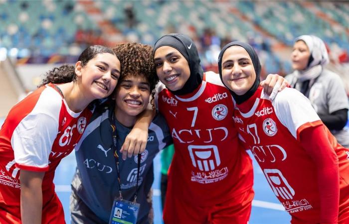 بالبلدي : إنجاز
      تاريخي..
      منتخب
      مصر
      يهزم
      الصين
      ويتأهل
      لنصف
      نهائي
      كأس
      العالم
      لكرة
      اليد
      للناشئات