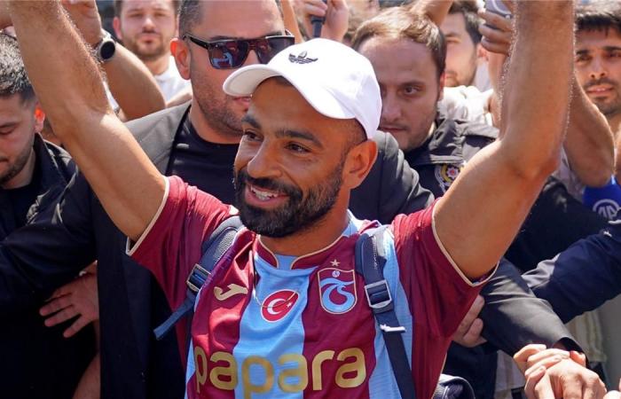 بالبلدي : قائمة
      طرابزون
      سبور
      لمباراة
      جوزتيبي
      الودية..
      موقف
      محمد
      صلاح