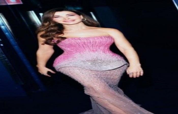 بالبلدي: نانسي
      عجرم
      تخطف
      الأنظار
      بتصاميم
      نيكولا
      جبران
      في
      جولتها
      العالمية