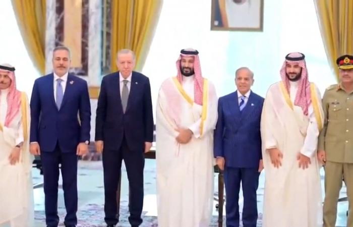 belbalady شاهد.. لقطات لتوقيع "اتفاقية مكة للدفاع المشترك" بين باكستان والسعودية وتركيا