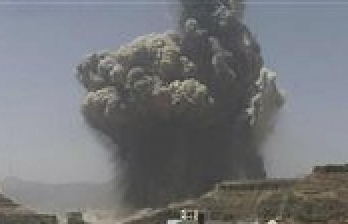 بالبلدي: انفجارات
      في
      مأرب
      بعد
      قصف
      الحوثيين
      لمواقع
      في
      المدينة
      بالصواريخ
      والمسيرات