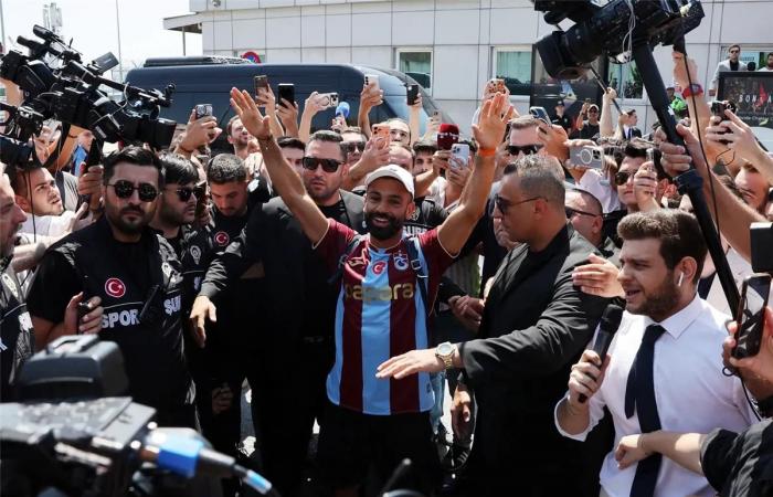 بالبلدي : بعد
      ضم
      صلاح..
      طرابزون
      يحقق
      إيرادات
      استثنائية
      في
      3
      أيام