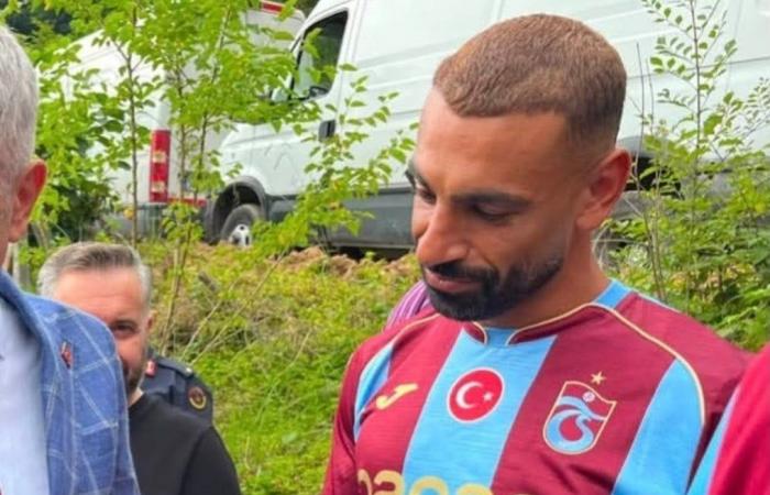 بالبلدي : من
      قطعة
      أرض
      إلى
      فيلا
      فاخرة..
      الهدايا
      تتوالى
      على
      محمد
      صلاح
      فى
      طرابزون