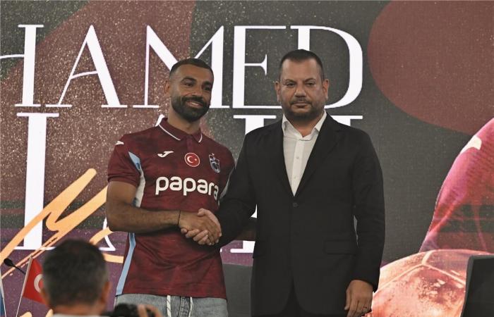 بالبلدي : رئيس
      طرابزون
      يكشف
      رد
      فعل
      محمد
      صلاح
      على
      احتفالات
      الجماهير..
      ويصرح:
      أخبرني
      بهذا
      الأمر