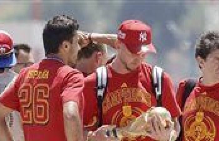 بالبلدي: برشلونة
      يجهز
      بديل
      أراوخو..
      إيمريك
      لابورت
      يدخل
      حسابات
      النادي
      الكتالوني