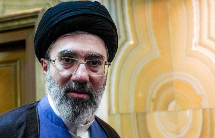 بالبلدي: إعلام إيراني: نشر صور للمرشد الأعلى مجتبى خامنئي في أماكن عامة قريبًا