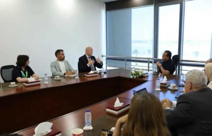 وزير
      الصحة
      يبحث
      مع
      «جولد
      راك
      فينتشر»
      إنشاء
      صندوق
      للتقنيات
      الحيوية
      والطبية