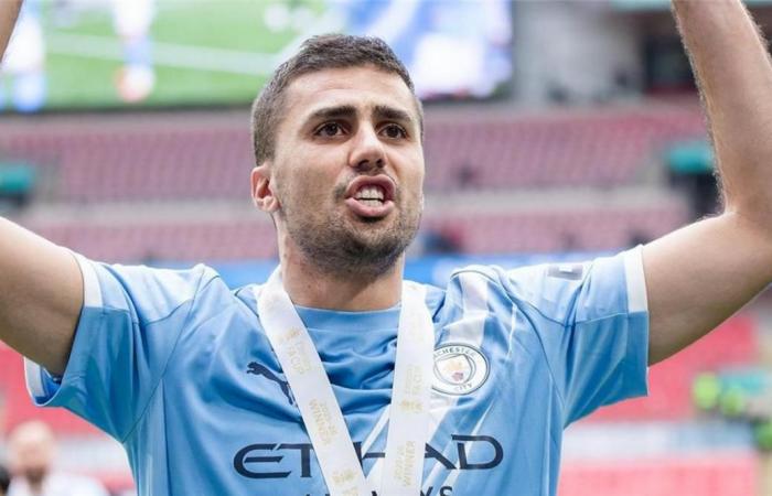 بالبلدي : بعد
      فشل
      صفقة
      رودري..
      تكهنات
      حول
      تحرك
      ريال
      مدريد
      لضم
      بديل
      مفاجئ