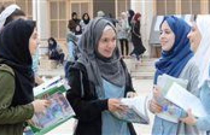 بالبلدي : تعليم
      بورسعيد
      تعلن
      أوائل
      الثانوية
      العامة
      على
      مستوى
      المحافظة
      في
      شعبة
      علمي
      علوم