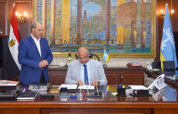 محافظ
      الإسكندرية
      يعتمد
      نتيجة
      الدور
      الثاني
      للشهادة
      الإعدادية
      للعام
      الدراسي
      2025
      /
      2026
      بنسبة
      نجاح
      77,1%
