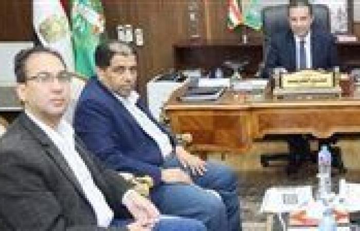 بالبلدي: اجتماع
      هام
      لمحافظ
      المنوفية
      لمتابعة
      الموقف
      التنفيذي
      لمشروعات
      مياه
      الشرب
      والصرف
      الصحي