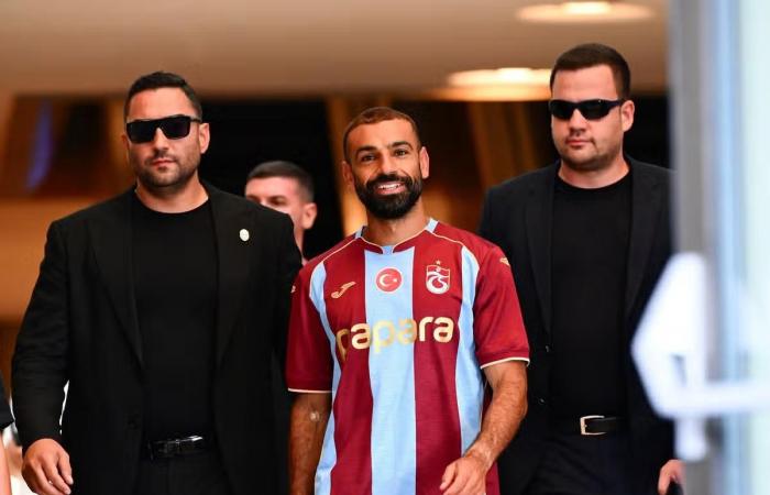 بالبلدي : أحمد
      حسن:
      كنت
      سأنصح
      محمد
      صلاح
      بالانتقال
      إلى
      فريق
      آخر
      لو
      طلب
      مني