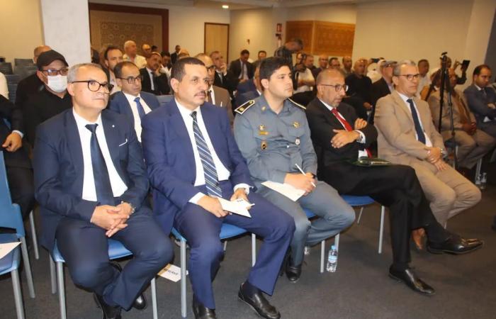 بالبلدي: مشاركة
      بارزة
      لامبارك
      حمية
      في
      يوم
      دراسي
      وطني
      بطنجة
      حول
      السلامة
      البحرية
      وإنقاذ
      الأرواح