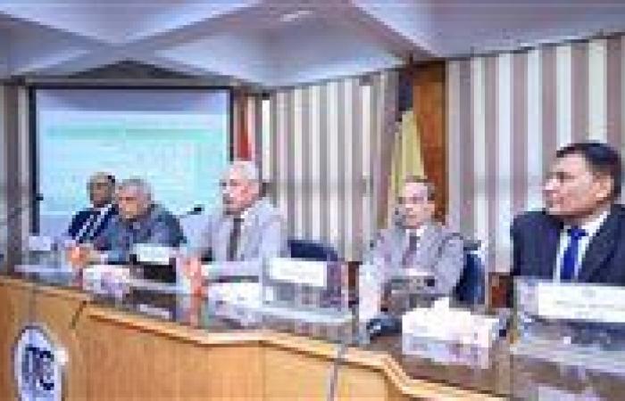 بالبلدي: رئيس
      جامعة
      المنيا:
      زيادة
      الميزة
      التأمينية
      ورفع
      الحد
      الأقصى
      بمناسبة
      اليوبيل
      الذهبي