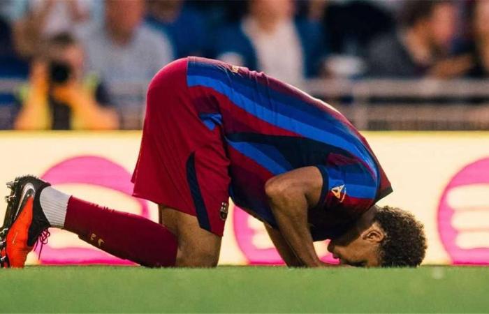 بالبلدي : موندو
      ديبورتيفو:
      فليك
      يكافئ
      حمزة
      عبد
      الكريم
      بقرار
      هام