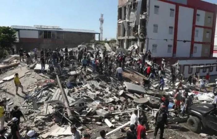 زلزال
      قوي
      يهز
      غرب
      كولومبيا..
      132
      قتيلًا
      و570
      مصابًا
      وانهيار
      86
      مبنى