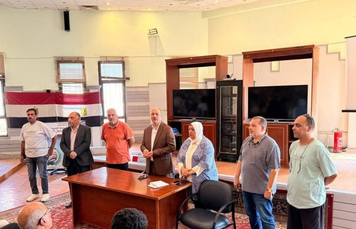 بالبلدي : وكيل
      التعليم
      بالإسكندرية
      يتابع
      أداء
      3500
      طالب
      لاختبارات
      القبول
      بمدارس
      التكنولوجيا
      التطبيقية