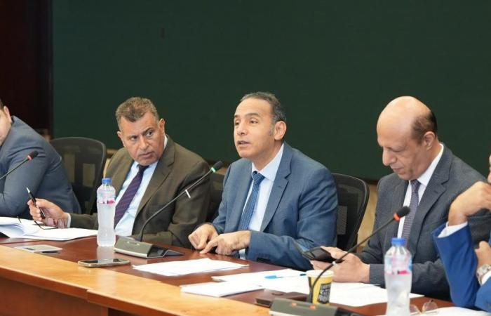 بالبلدي : «الرقابة
      المالية»
      و«البورصة»
      و«الضرائب»
      تطلق
      اللجنة
      التنسيقية
      لتعزيز
      كفاءة
      المعاملات
      الضريبية
      بسوق
      المال