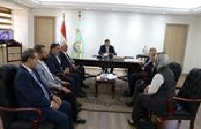 بالبلدي: وزير
      الزراعة
      يلتقي
      وفدًا
      من
      رجال
      الأعمال
      الأتراك
      لبحث
      فرص
      الاستثمار
      الشامل
      بالقطاع
      الزراعي
      والداجني