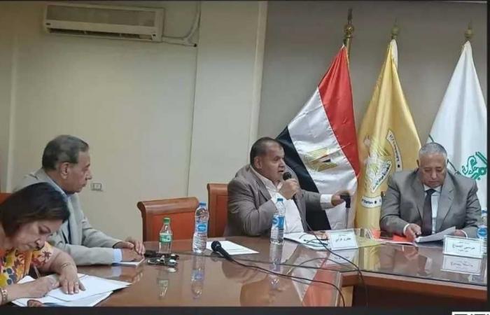 النيل
      بين
      التراث
      الشعبي
      والوثائق
      التاريخية..بالأعلى
      للثقافة
