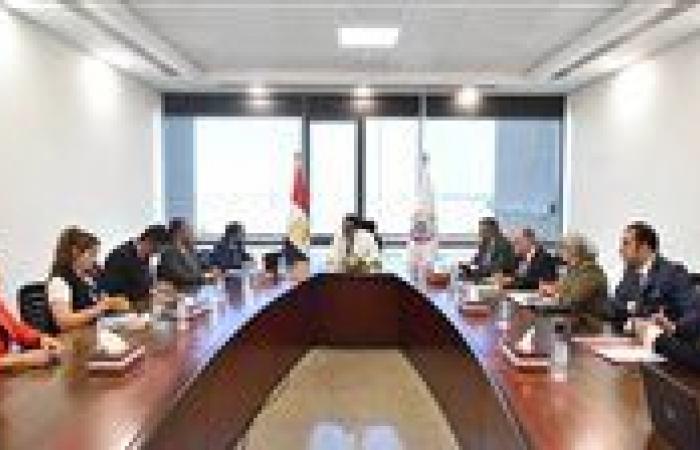 بالبلدي: وزير
      الصحة
      يبحث
      مقترح
      شراكة
      لإدارة
      وتشغيل
      مركز
      المعايرة
      والاختبار
      بمعهد
      ناصر