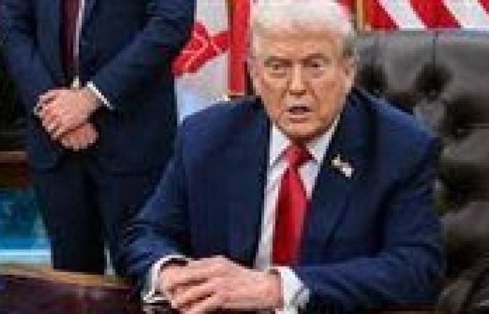 بالبلدي: ترامب
      يصف
      الحصار
      بـ
      "الجدار
      الفولاذي"
      ويؤكد
      فرض
      واشنطن
      نفوذًا
      كاملًا
      على
      هرمز