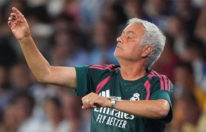 بالبلدي : مورينيو
      بعد
      الفوز
      أمام
      ديبورتيفو:
      تنتظرنا
      مباريات
      مشابهة
      في
      الدوري
      الإسباني..
      ونستعد
      لأسبوع
      حاسم
