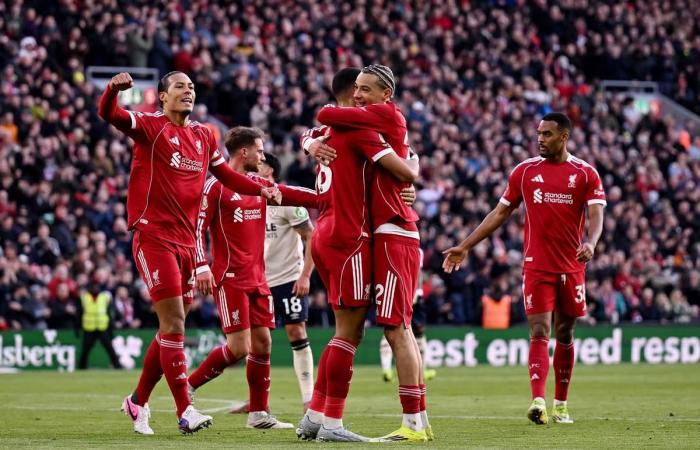 بالبلدي : أبرزها
      ريال
      مدريد
      ومانشستر
      سيتي..
      لاعب
      ليفربول
      يرفض
      عروضًا
      ضخمة
      من
      أجل
      البقاء