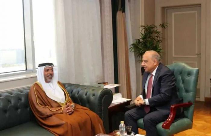 وزير
      الكهرباء
      يستقبل
      سفير
      دولة
      الإمارات
      العربية
      المتحدة
      بالقاهرة
      لبحث
      سبل
      دعم
      وتعزيز
      التعاون