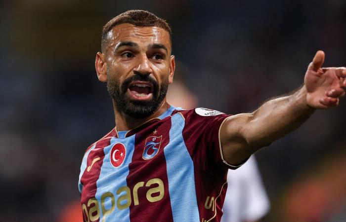 بالبلدي: صورة جديدة لمحمد صلاح أثناء توقيع عقده مع طرابزونسبور