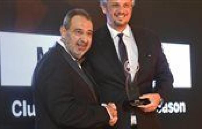 بالبلدي: ممدوح
      عيد
      أفضل
      رئيس..
      ونجوم
      بيراميدز
      يسيطرون
      على
      جوائز
      الأفضل