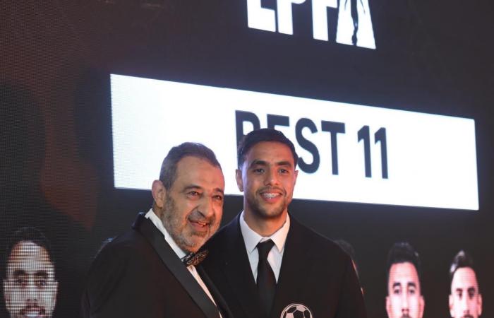 بالبلدي: ممدوح
      عيد
      أفضل
      رئيس
      نادٍ..
      ونجوم
      بيراميدز
      يسيطرون
      على
      جوائز
      الأفضل
      في
      موسم
      2025-26