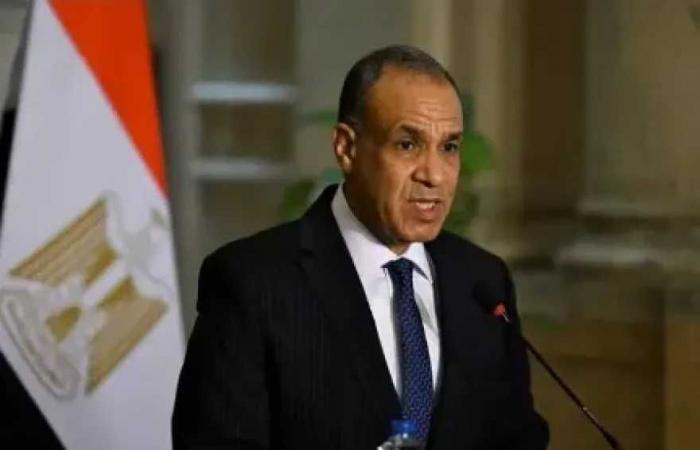 وزير
      الخارجية:
      لن
      نسمح
      بإقامة
      سدود
      إضافية
      أو
      اتخاذ
      إجراءات
      أحادية
      تمس
      مصالحنا
      المائية