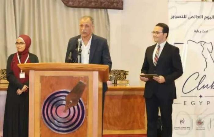 رئيس
      شعبة
      المصورين
      بنقابة
      الصحفيين:
      الصورة
      شاهد
      على
      التاريخ
      وذاكرة
      للشعوب