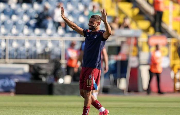 بالبلدي : فيديو
      |
      محمد
      صلاح
      يختار
      قميص
      طرابزون
      سبور
      المفضل
      بالنسبة
      له
