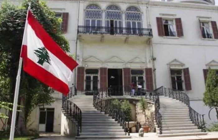 الخارجية
      اللبنانية:
      الغارات
      الإسرائيلية
      على
      مطار
      أبو
      الظهور
      انتهاك
      صارخ
      لسيادة
      سوريا
