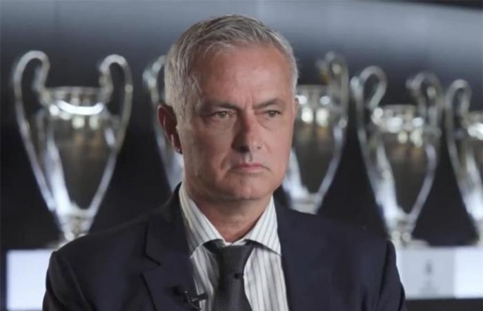 بالبلدي : مورينيو:
      برشلونة
      يجب
      أن
      يهبط
      للدرجة
      الثانية..
      ولاعب
      ريال
      مدريد
      خليفة
      مودريتش