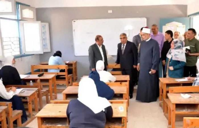 طلاب
      الثانوية
      الأزهرية
      يؤدون
      امتحانات
      الدور
      الثاني
      اليوم..
      تعرف
      على
      المواد